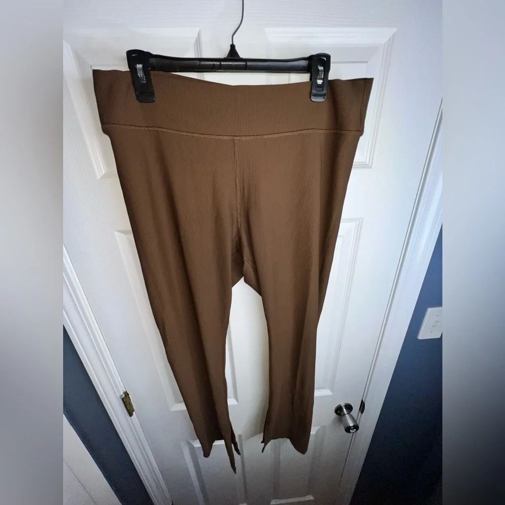 Old Navy Petites X Large Extra High Waist PowerSoft Rib Knit Flare Legging XLP - Picture 2 of 13